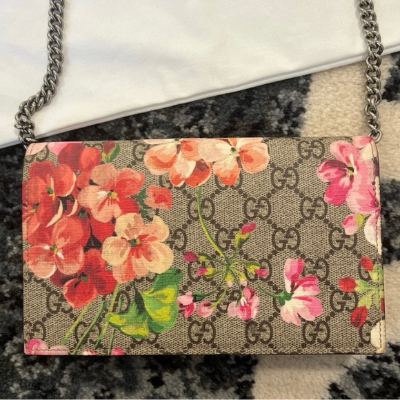 Gucci Blooms Floral Wallet on Chain - Picture 5 of 13